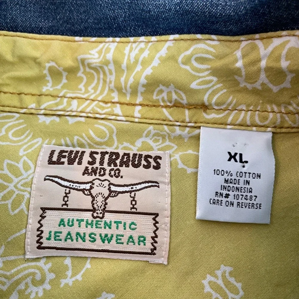 Vintage Levis Denim Shirt Mens Extra Large Jean Western Pearl Snap Paisley